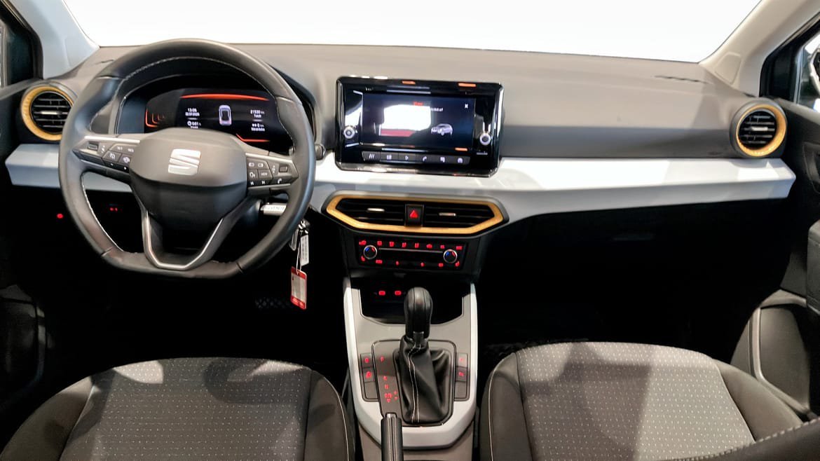 Vehicle Image 10