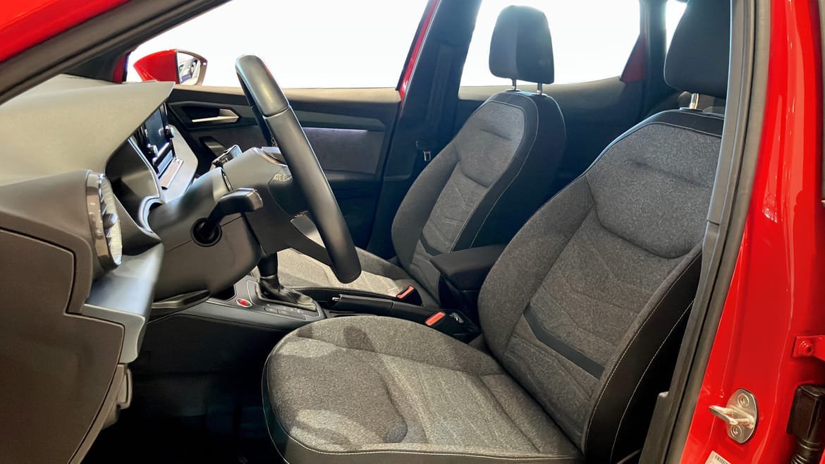 Vehicle Image 8