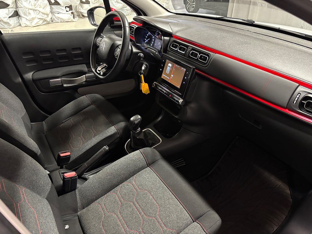 Vehicle Image 14