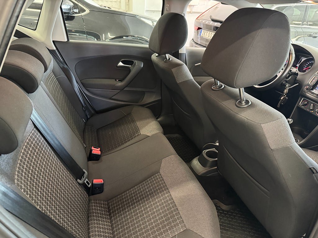 Vehicle Image 16