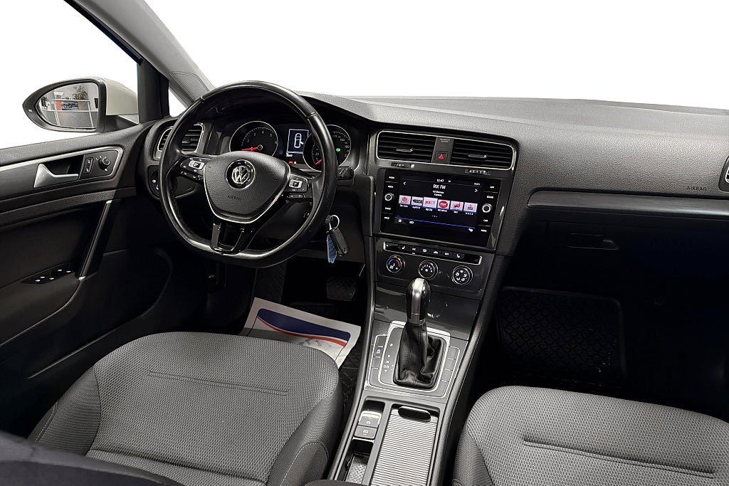 Vehicle Image 12