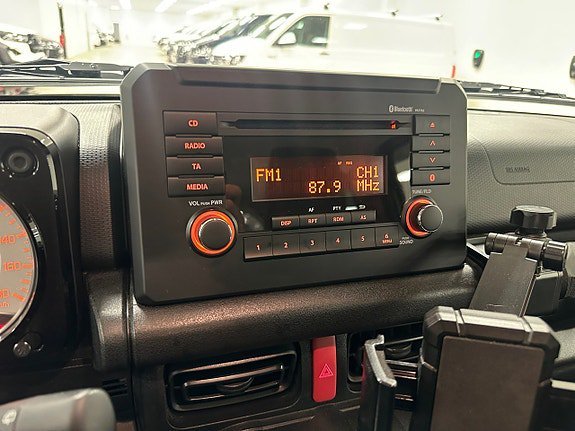 Vehicle Image 12