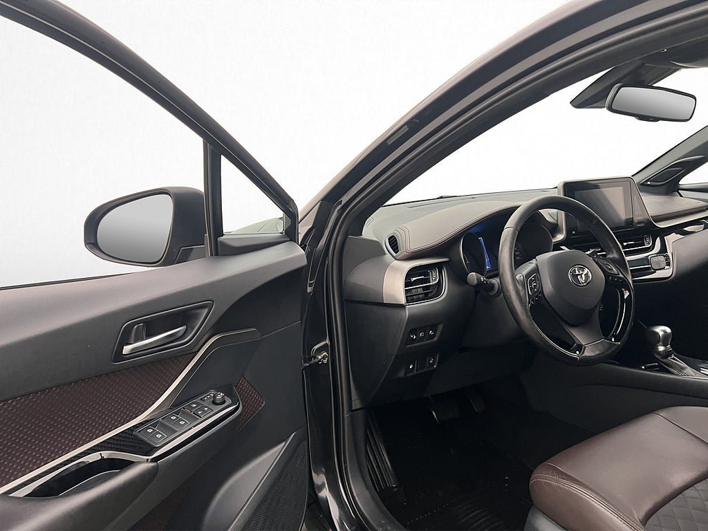 Vehicle Image 9