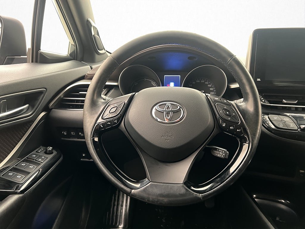 Vehicle Image 12