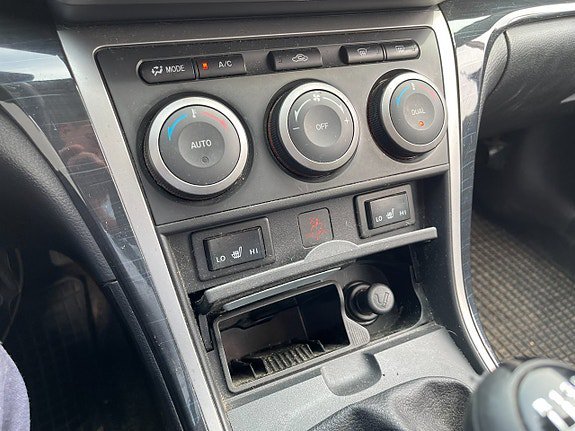 Vehicle Image 24