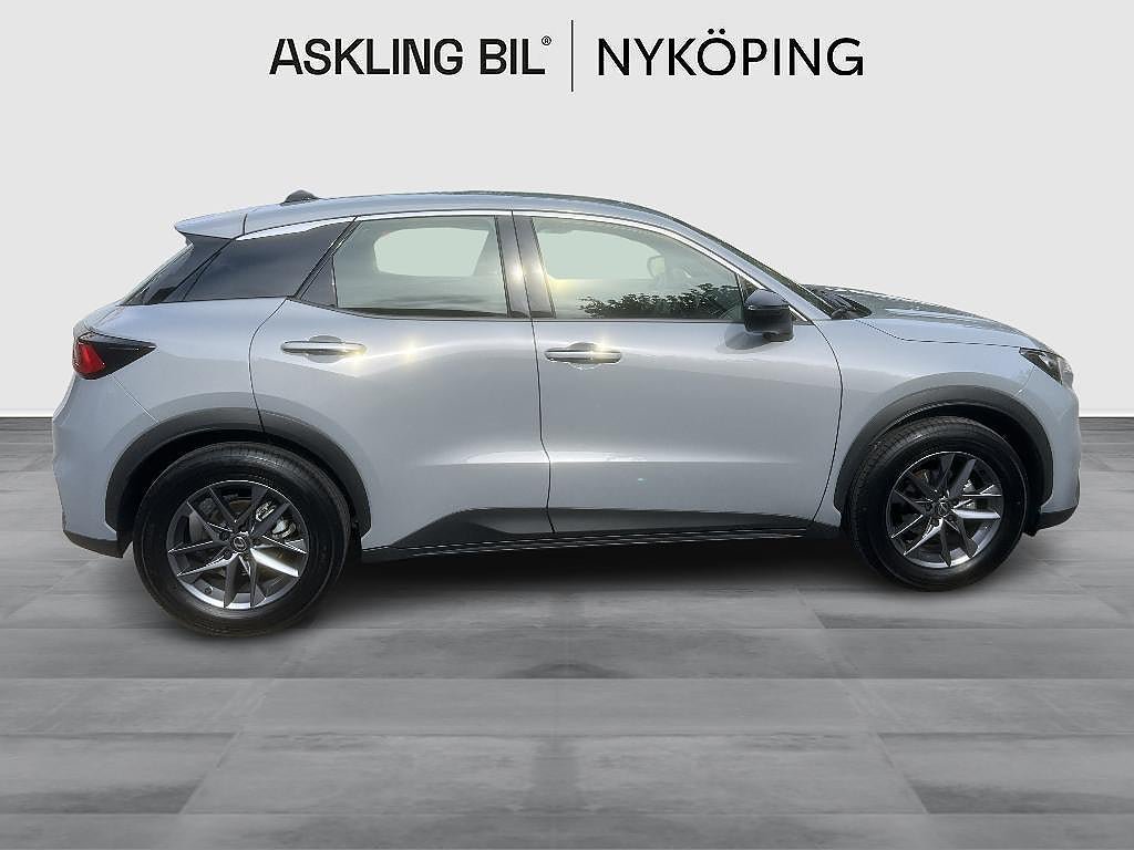 Vehicle Image 11