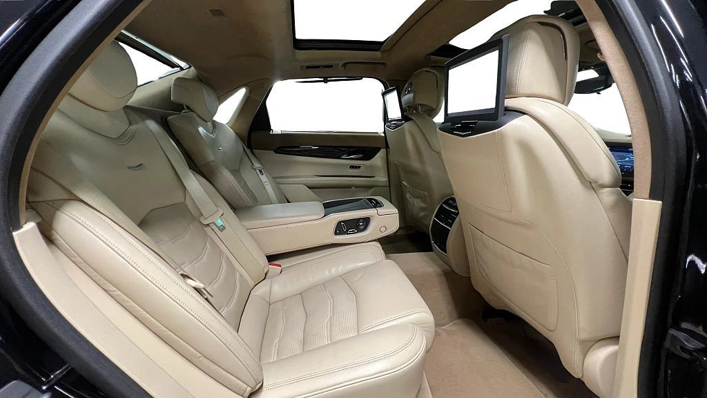 Vehicle Image 16