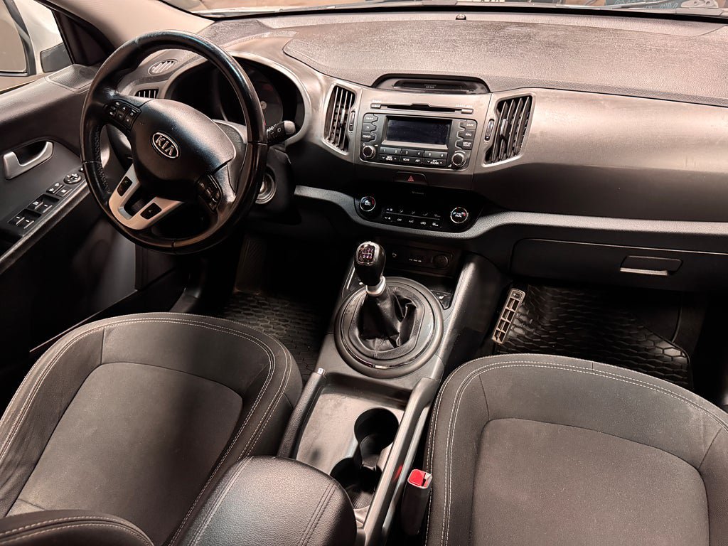 Vehicle Image 8