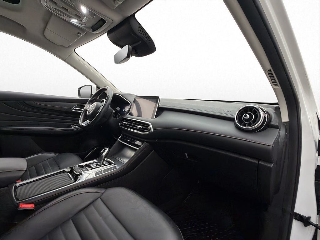 Vehicle Image 32
