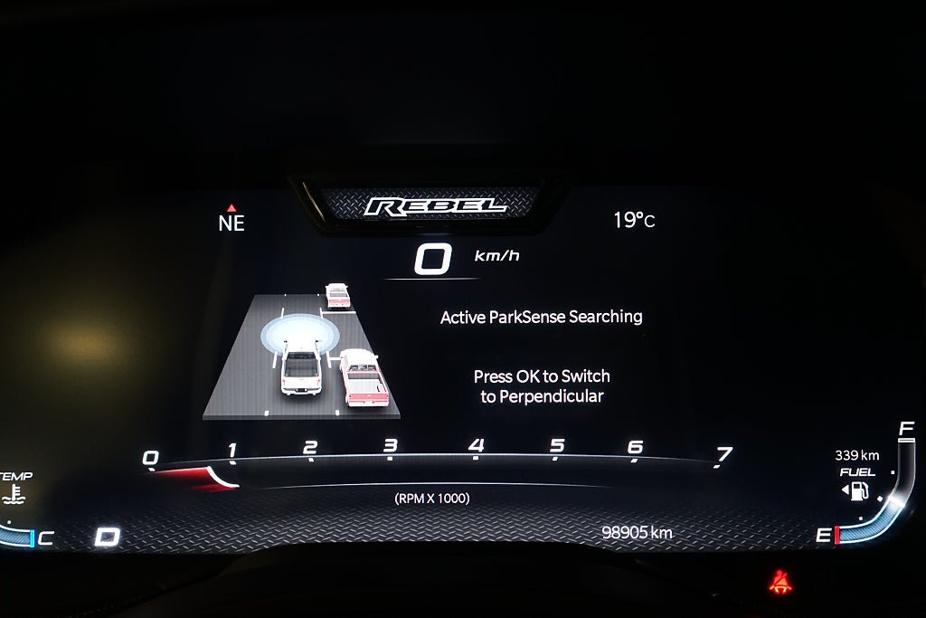 Vehicle Image 16