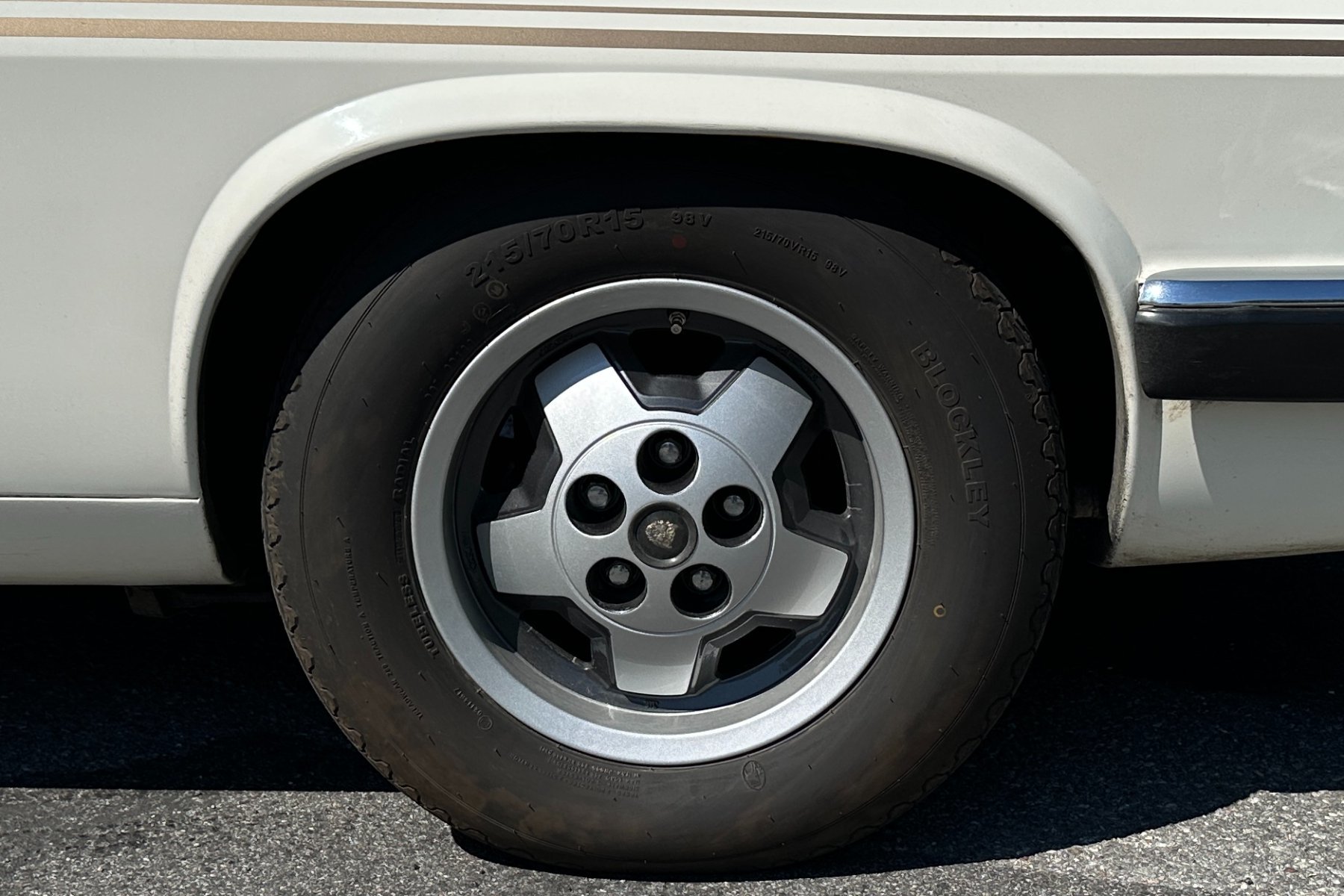 Vehicle Image 8