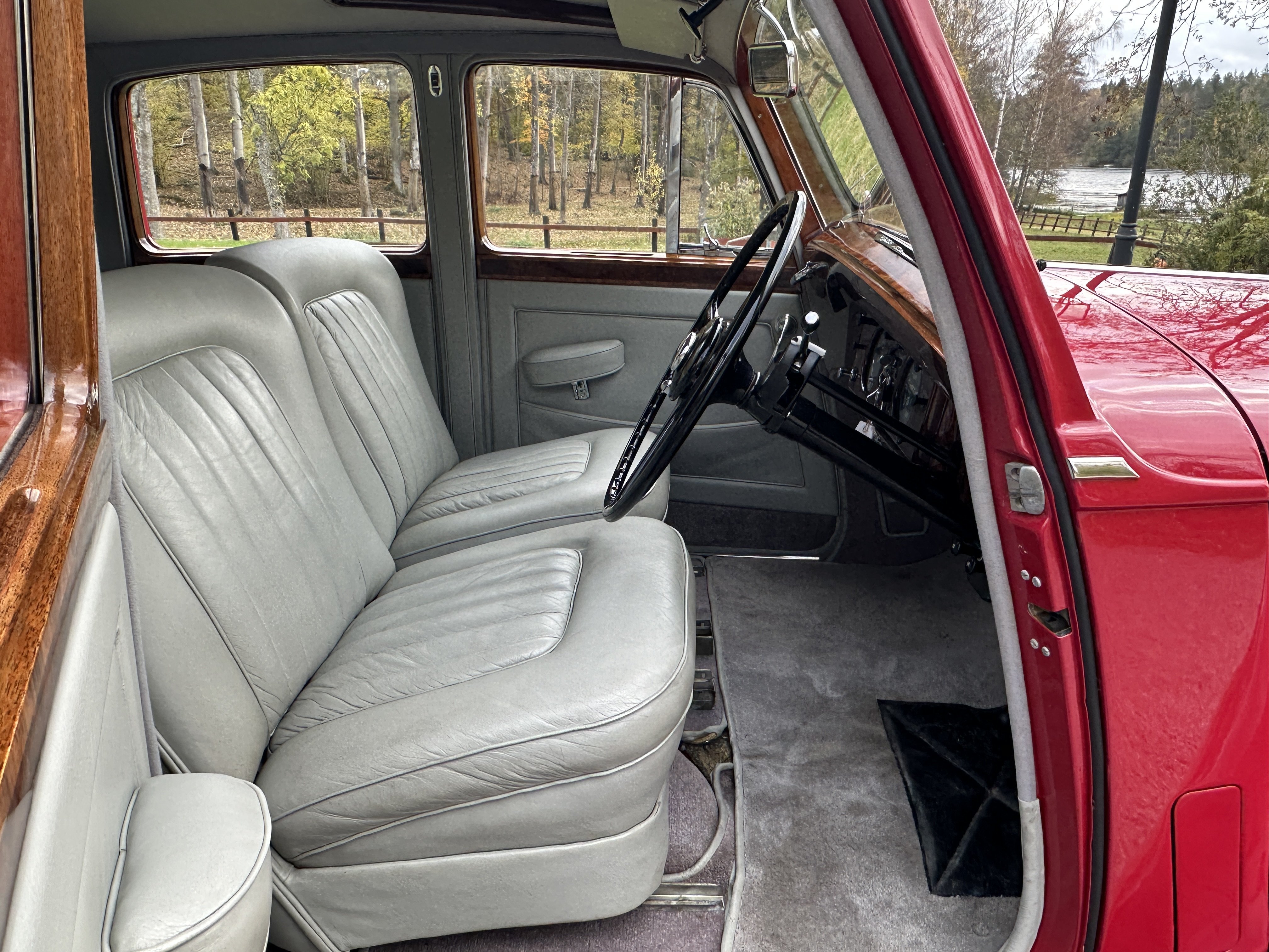 Vehicle Image 38