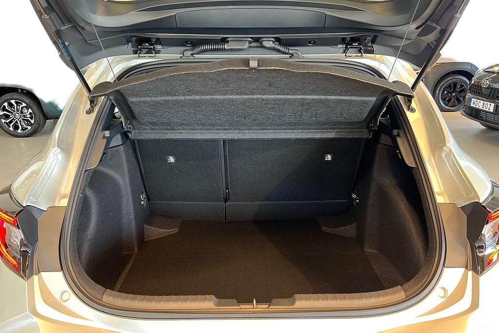 Vehicle Image 10