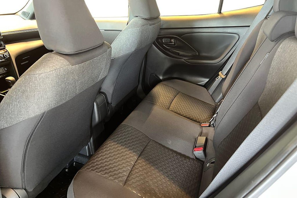 Vehicle Image 11