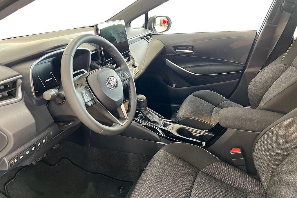 Vehicle Image 12