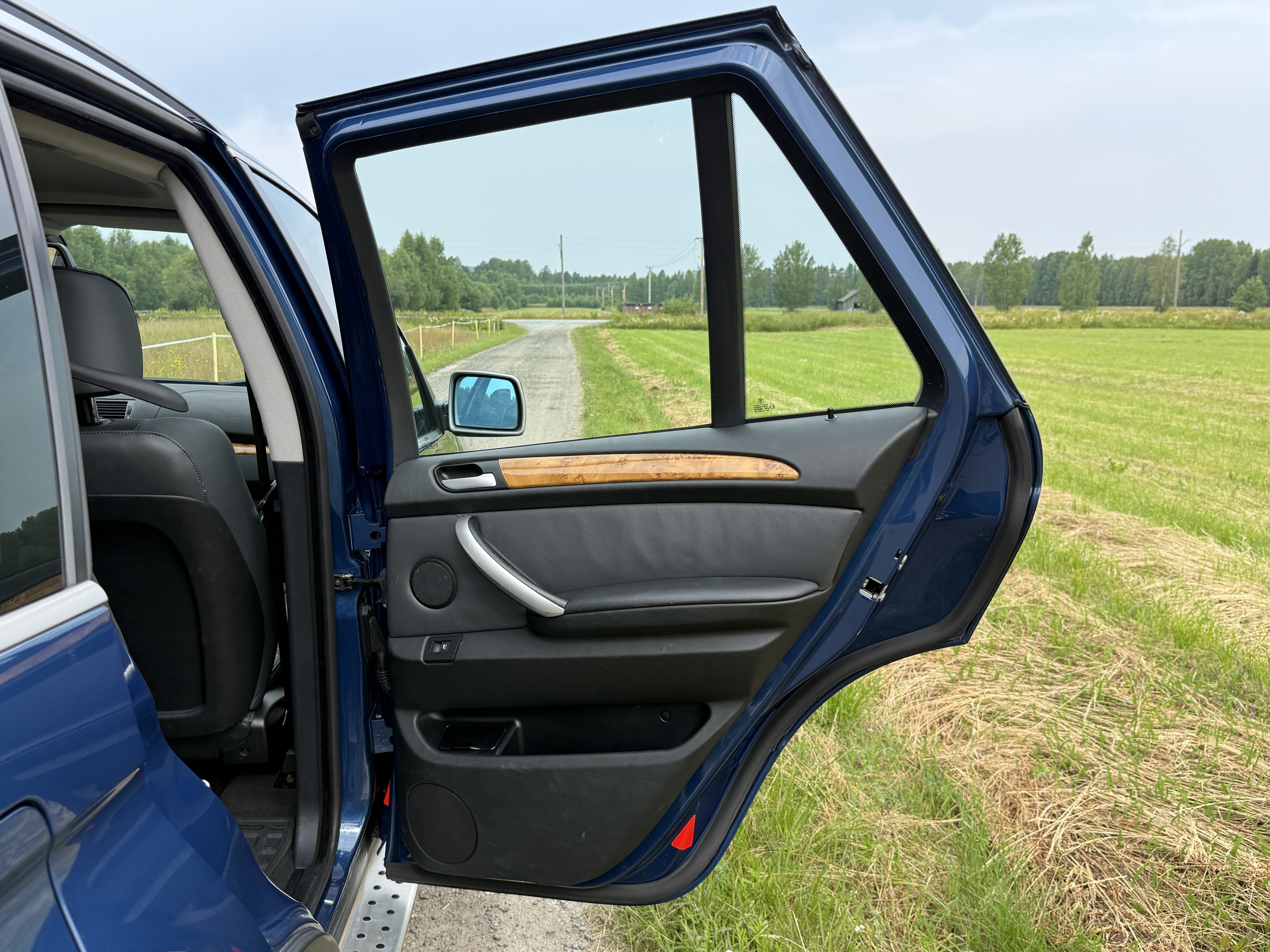 Vehicle Image 27
