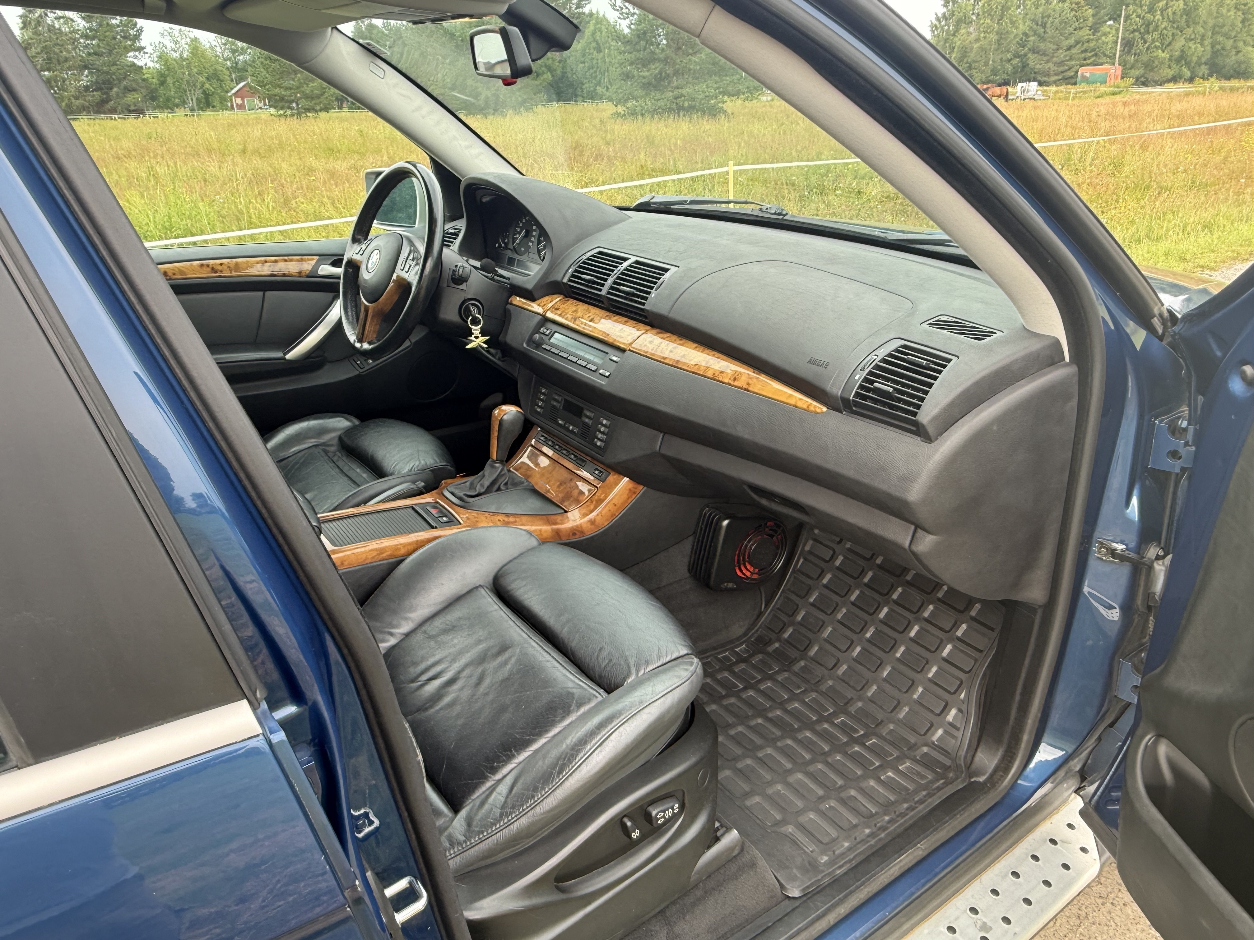 Vehicle Image 34