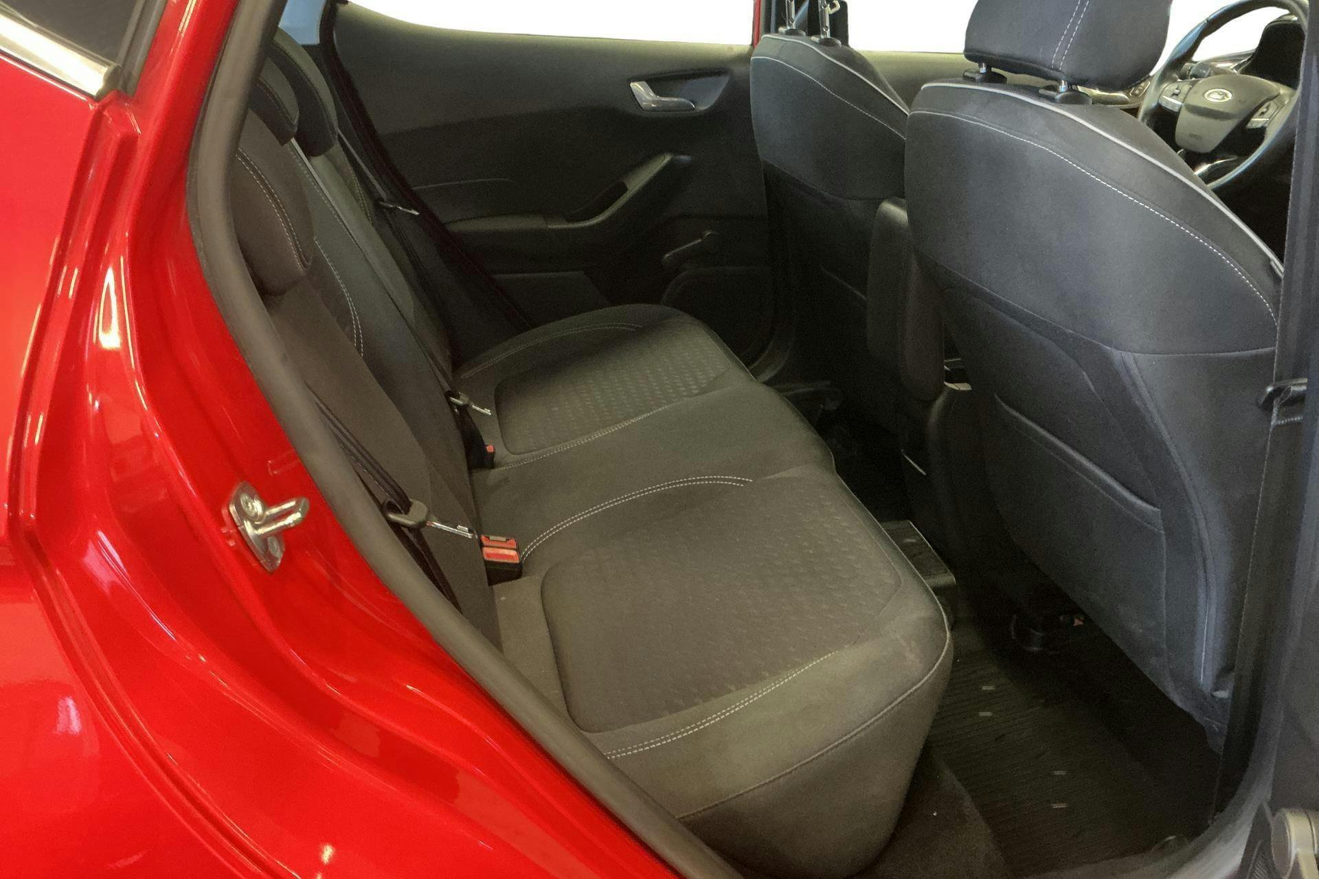 Vehicle Image 8