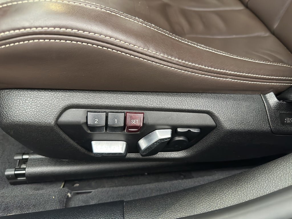 Vehicle Image 28