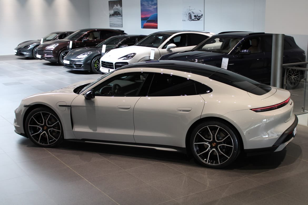 Vehicle Image 8