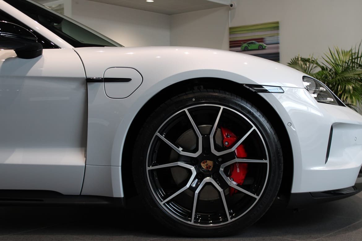 Vehicle Image 8