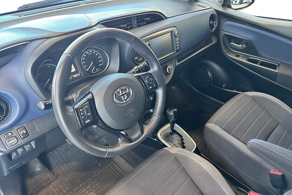 Vehicle Image 13