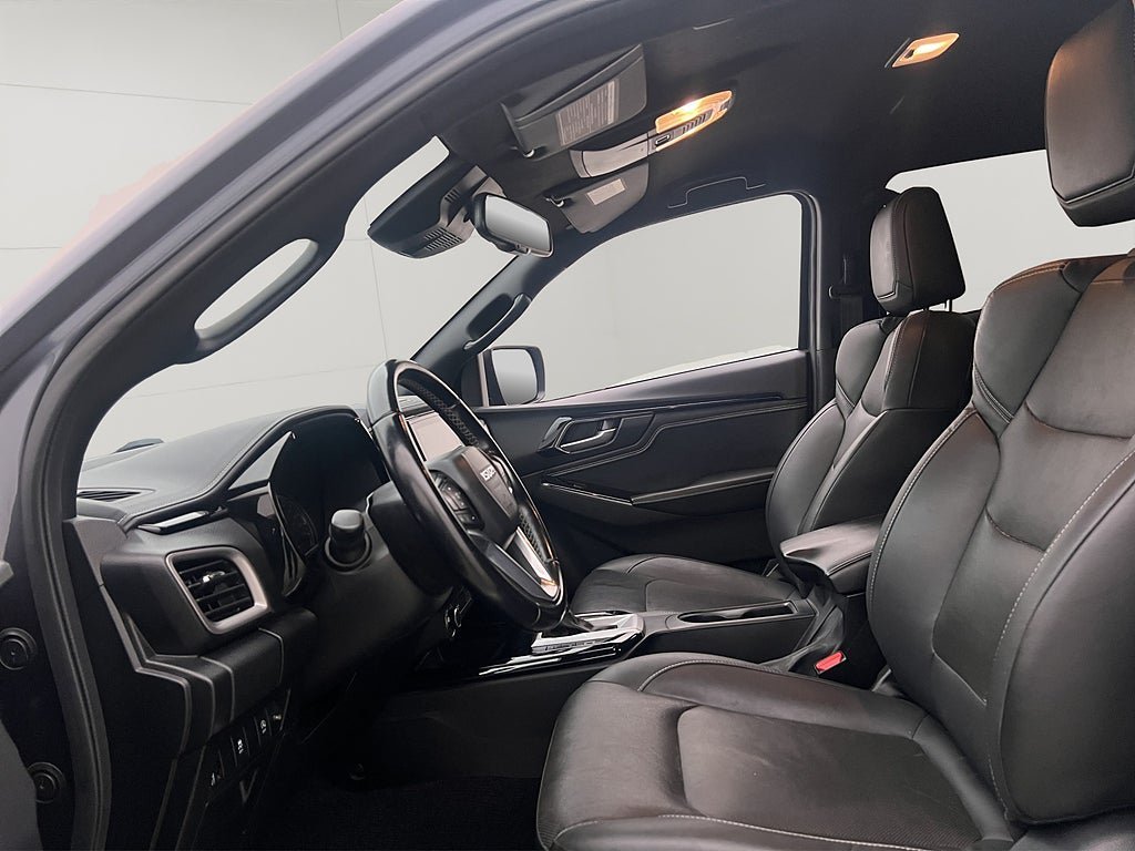 Vehicle Image 15