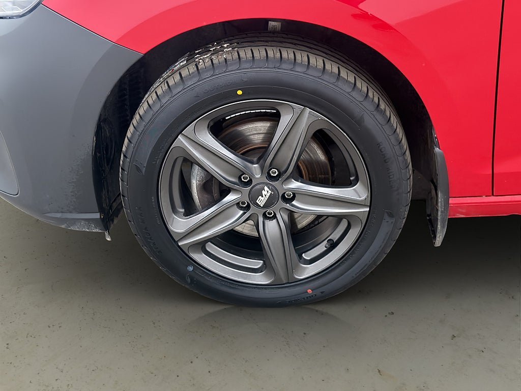Vehicle Image 28