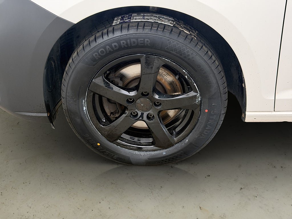 Vehicle Image 28