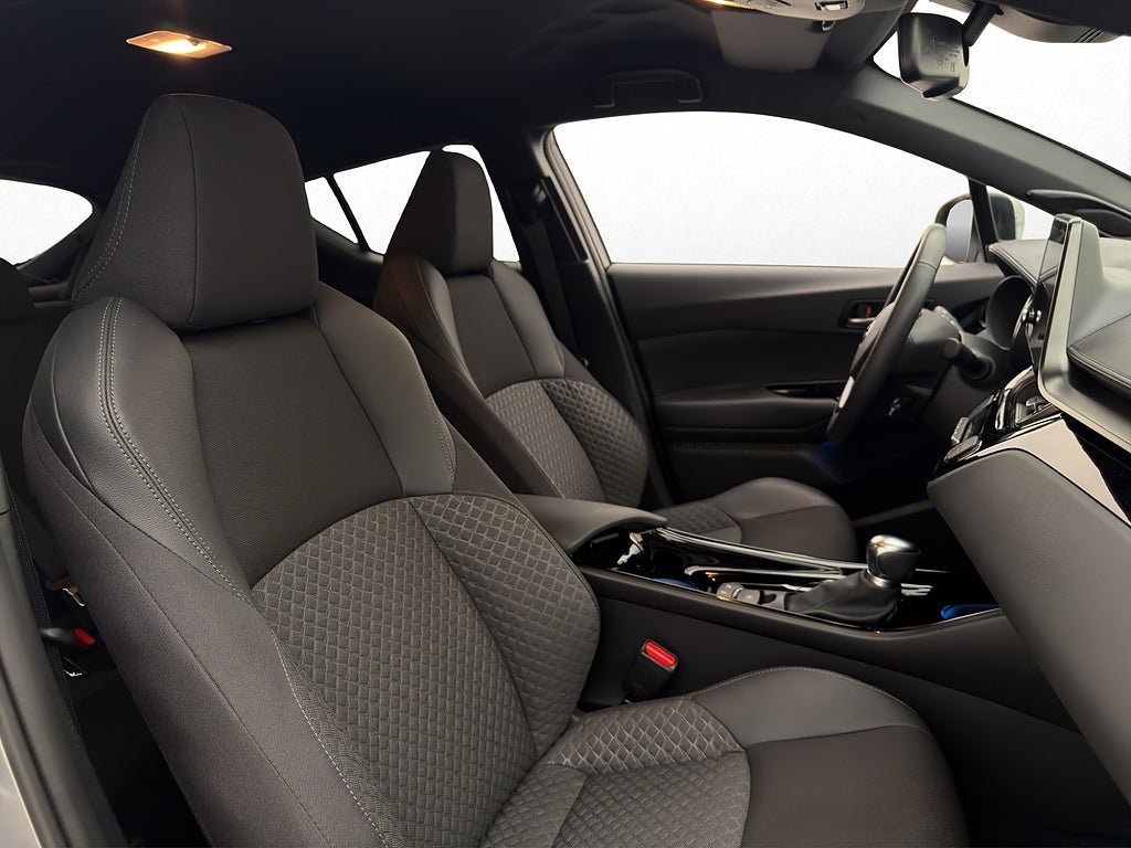 Vehicle Image 9