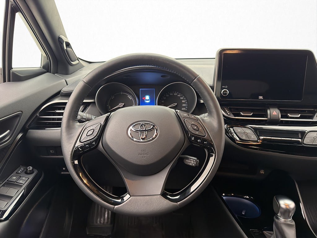 Vehicle Image 10