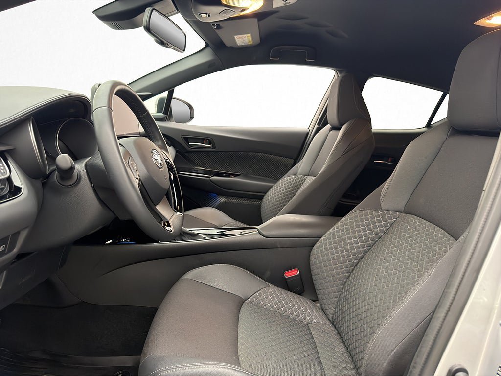 Vehicle Image 11
