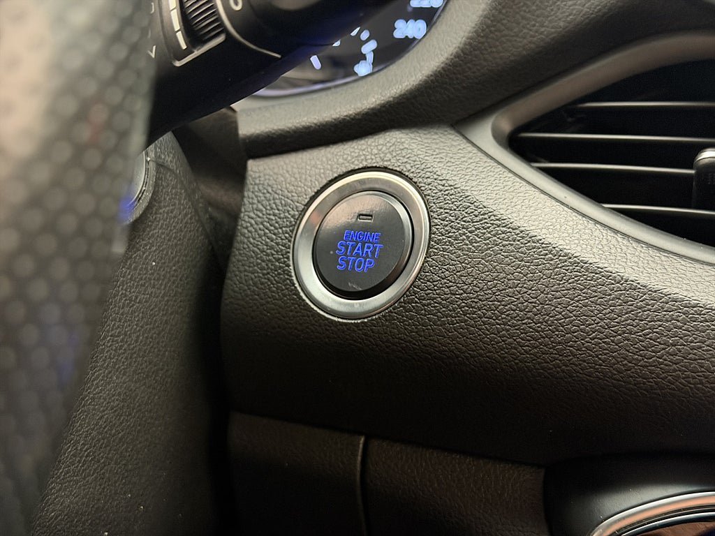 Vehicle Image 24