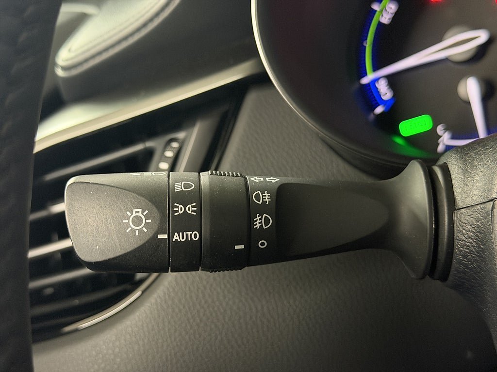 Vehicle Image 24
