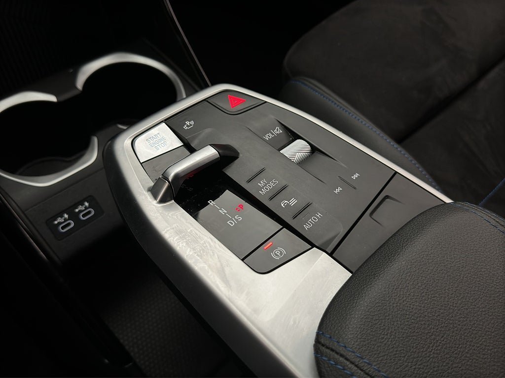Vehicle Image 24