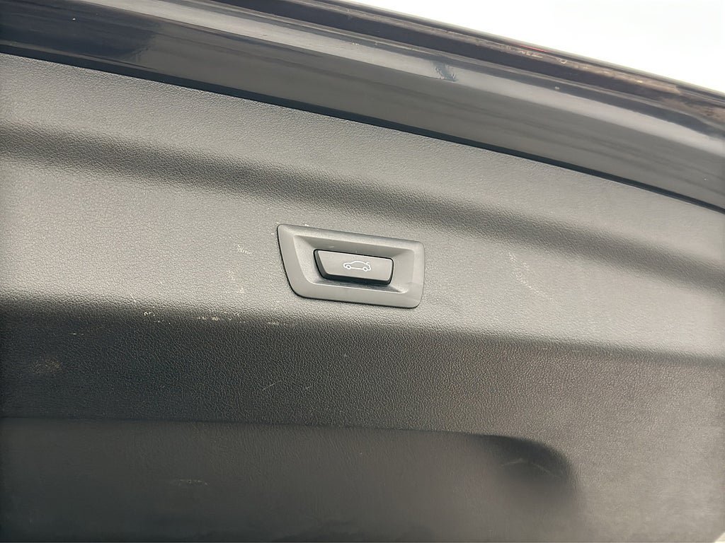 Vehicle Image 26