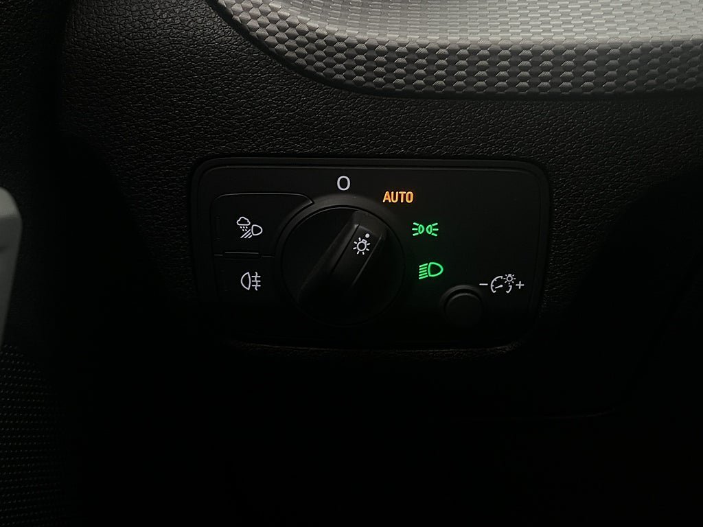 Vehicle Image 29
