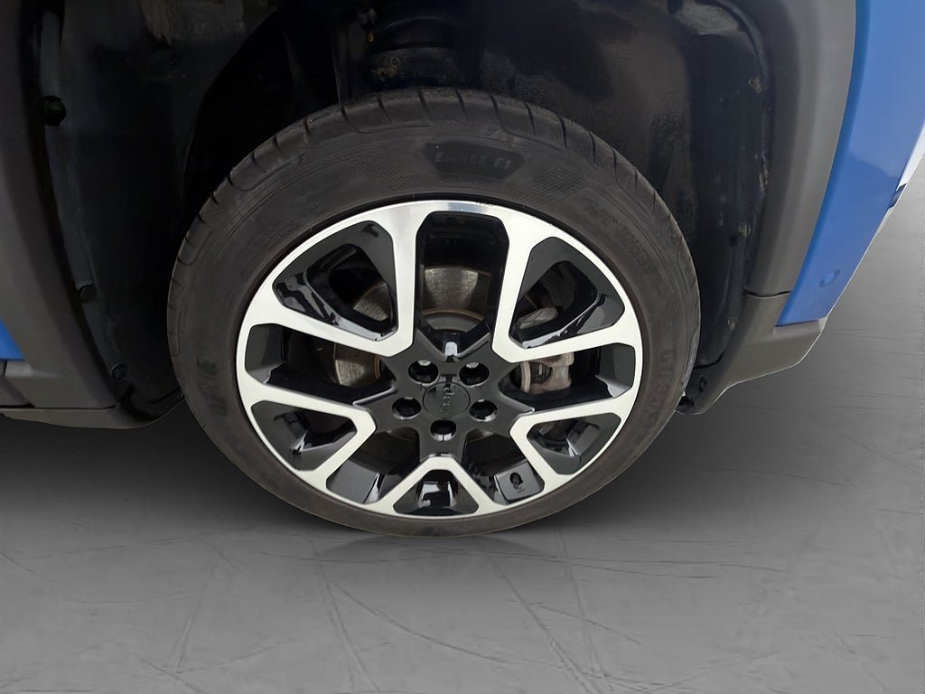 Vehicle Image 30