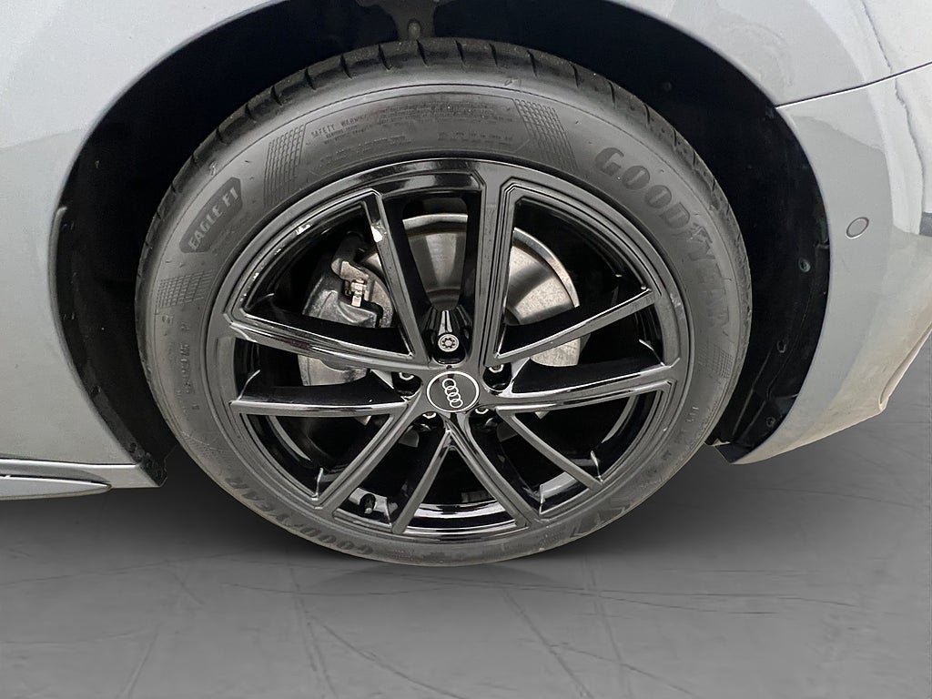 Vehicle Image 36