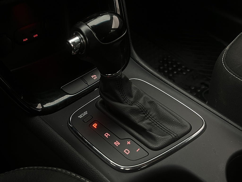 Vehicle Image 24