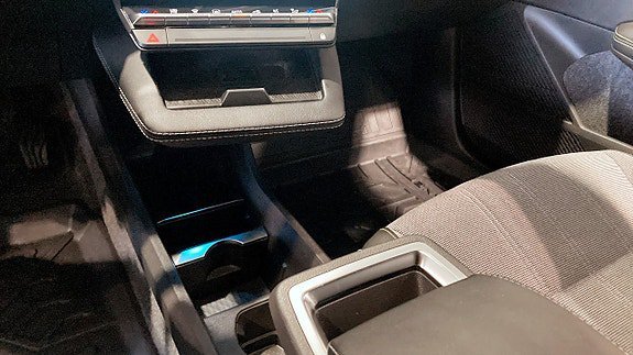 Vehicle Image 12