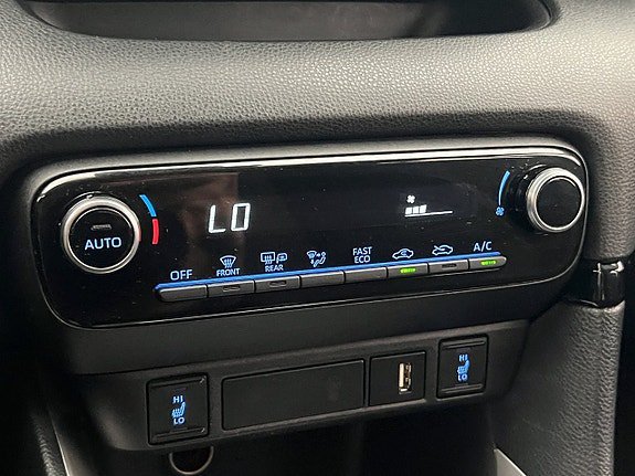 Vehicle Image 25
