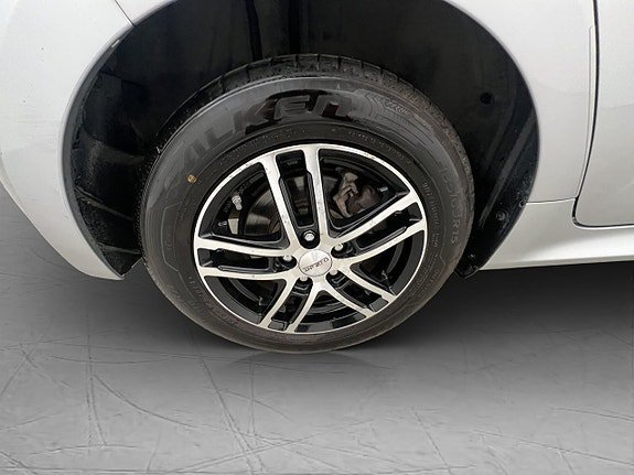 Vehicle Image 31