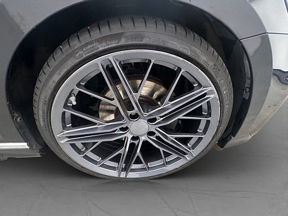 Vehicle Image 37