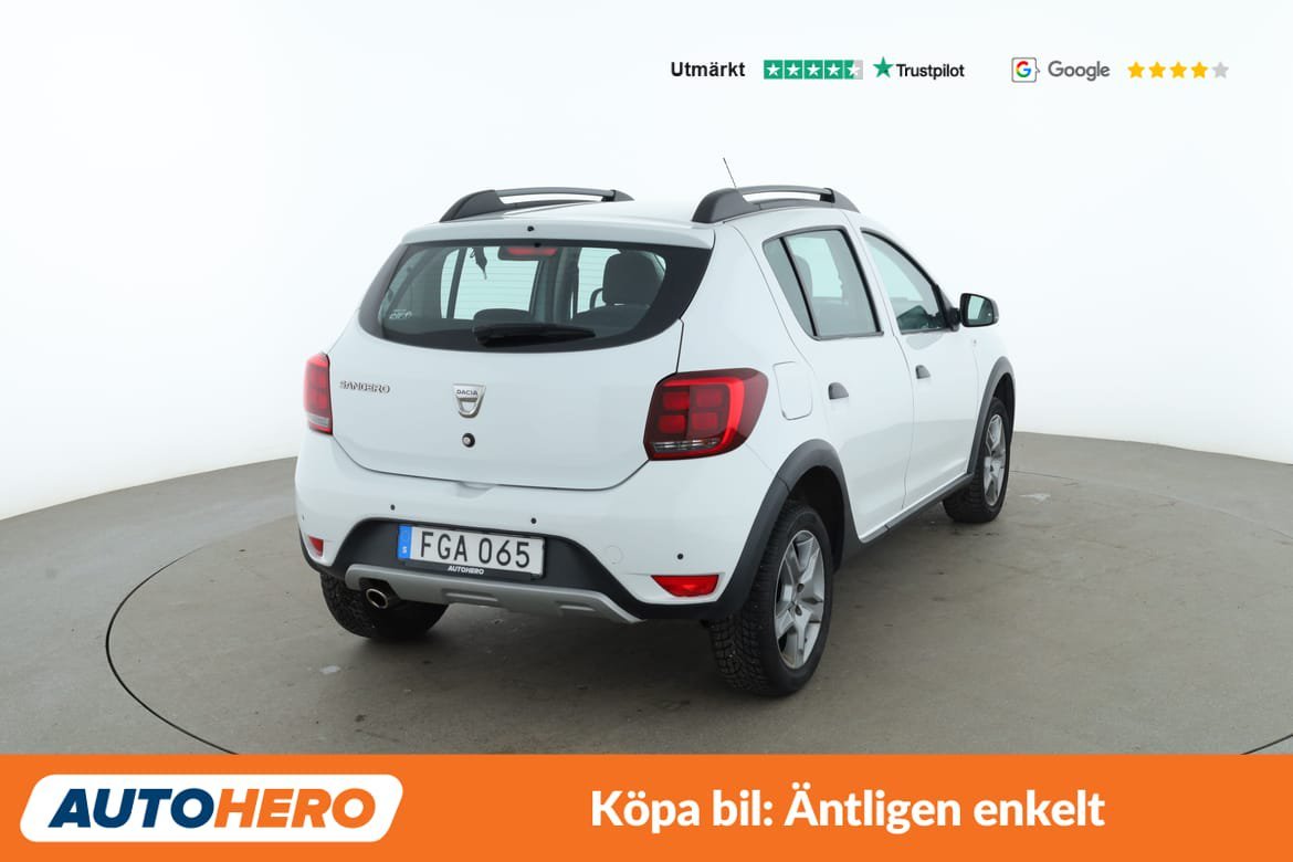 Vehicle Image 6
