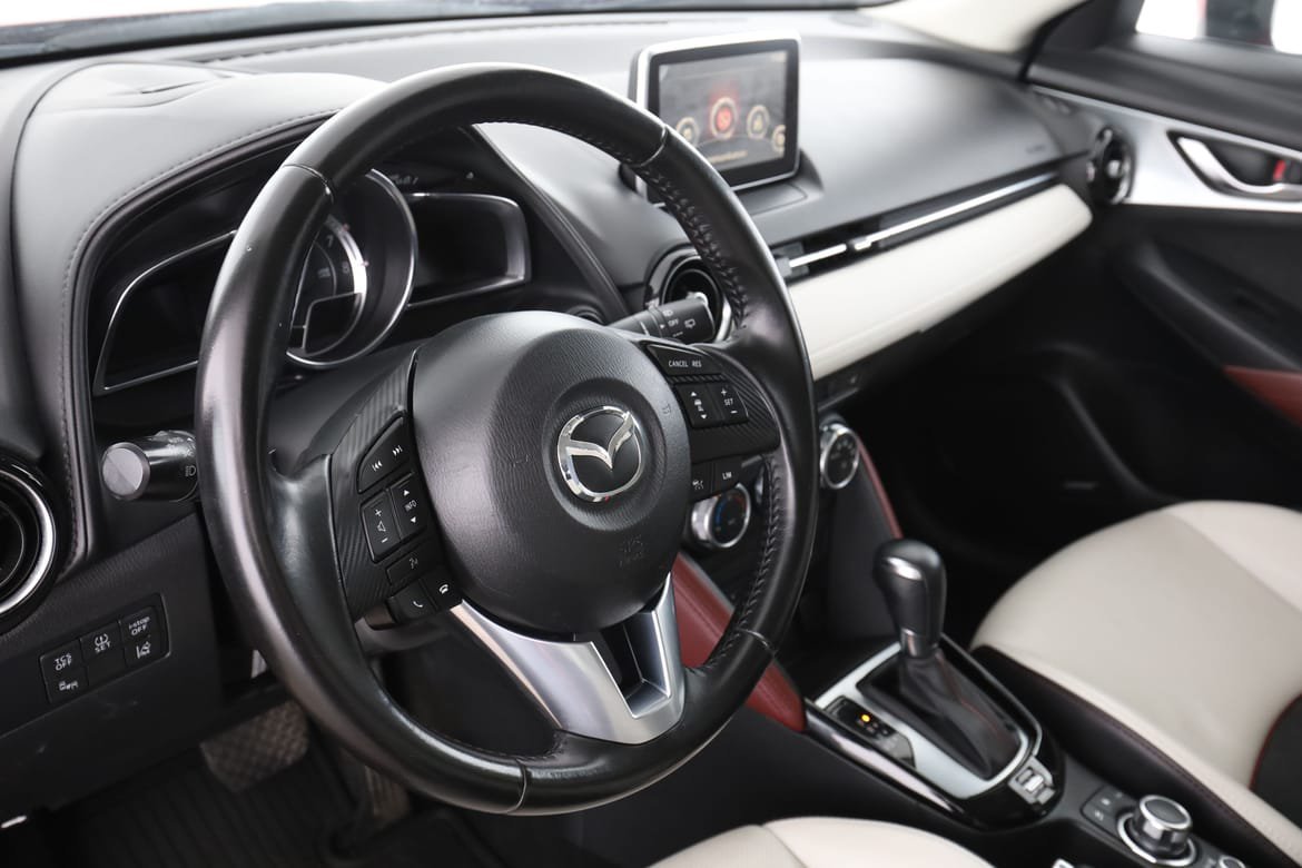Vehicle Image 12