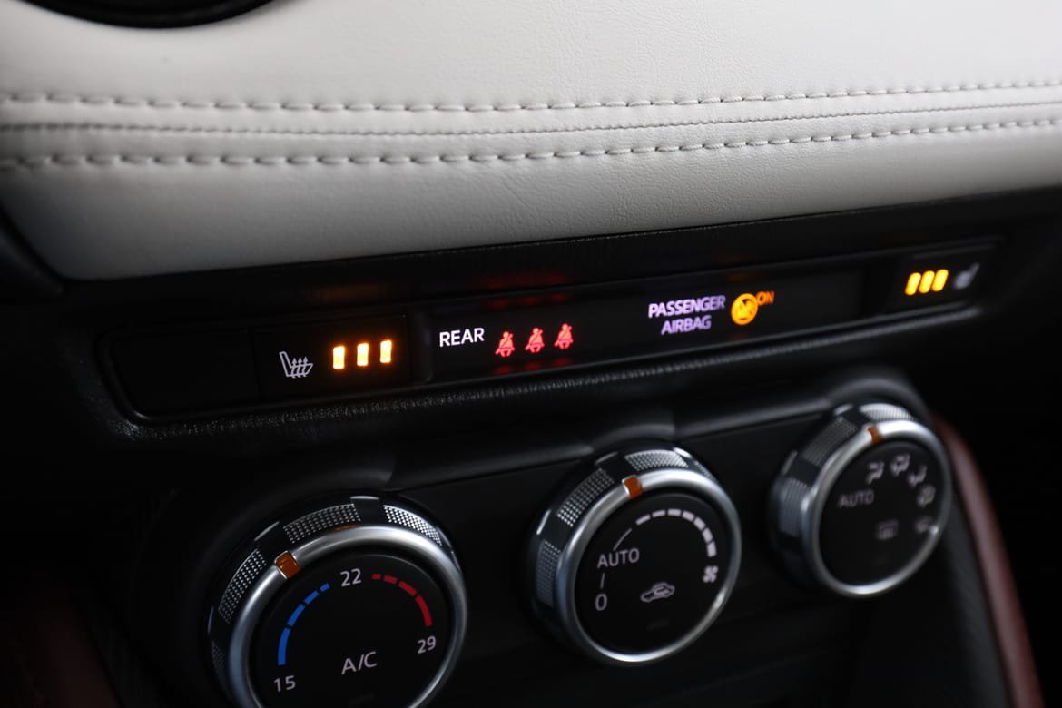 Vehicle Image 25