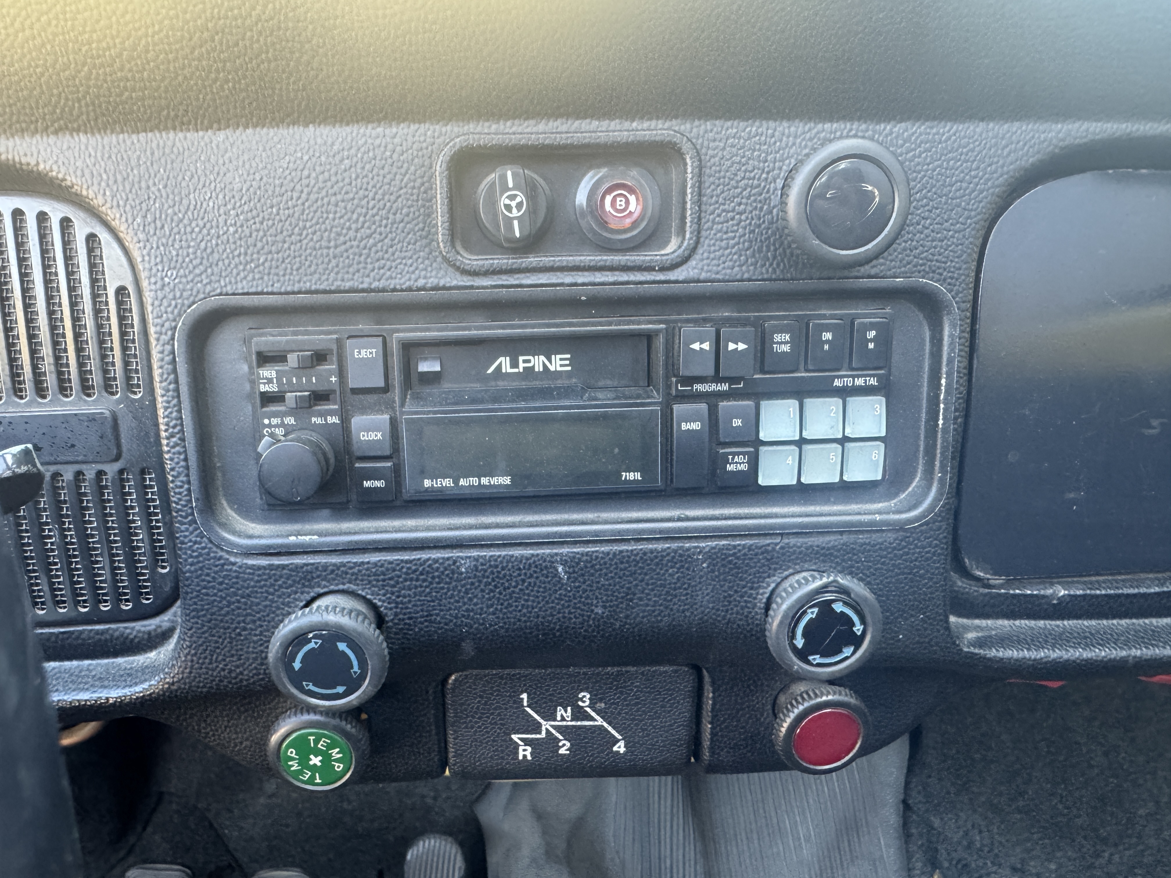 Vehicle Image 56