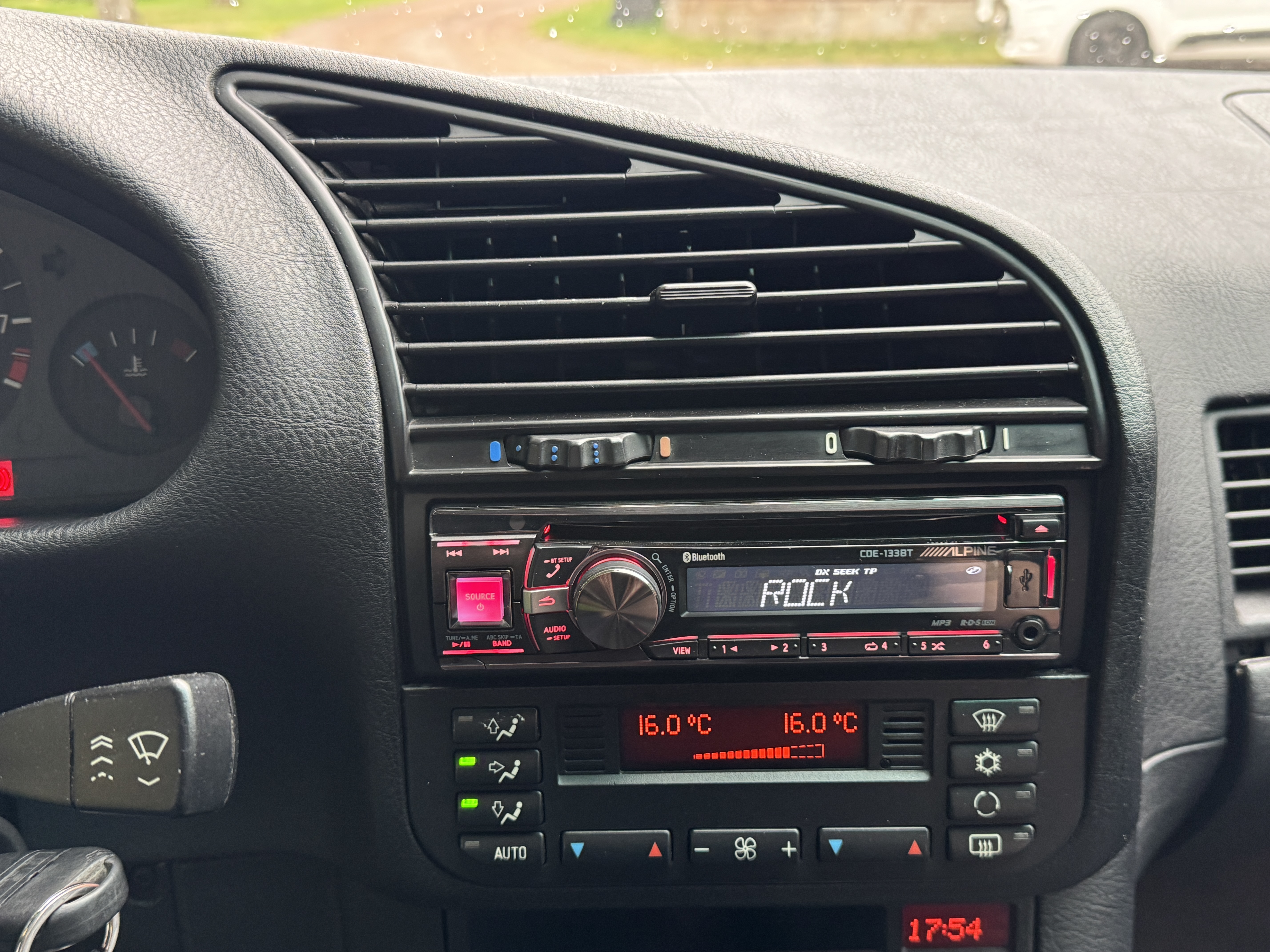 Vehicle Image 64