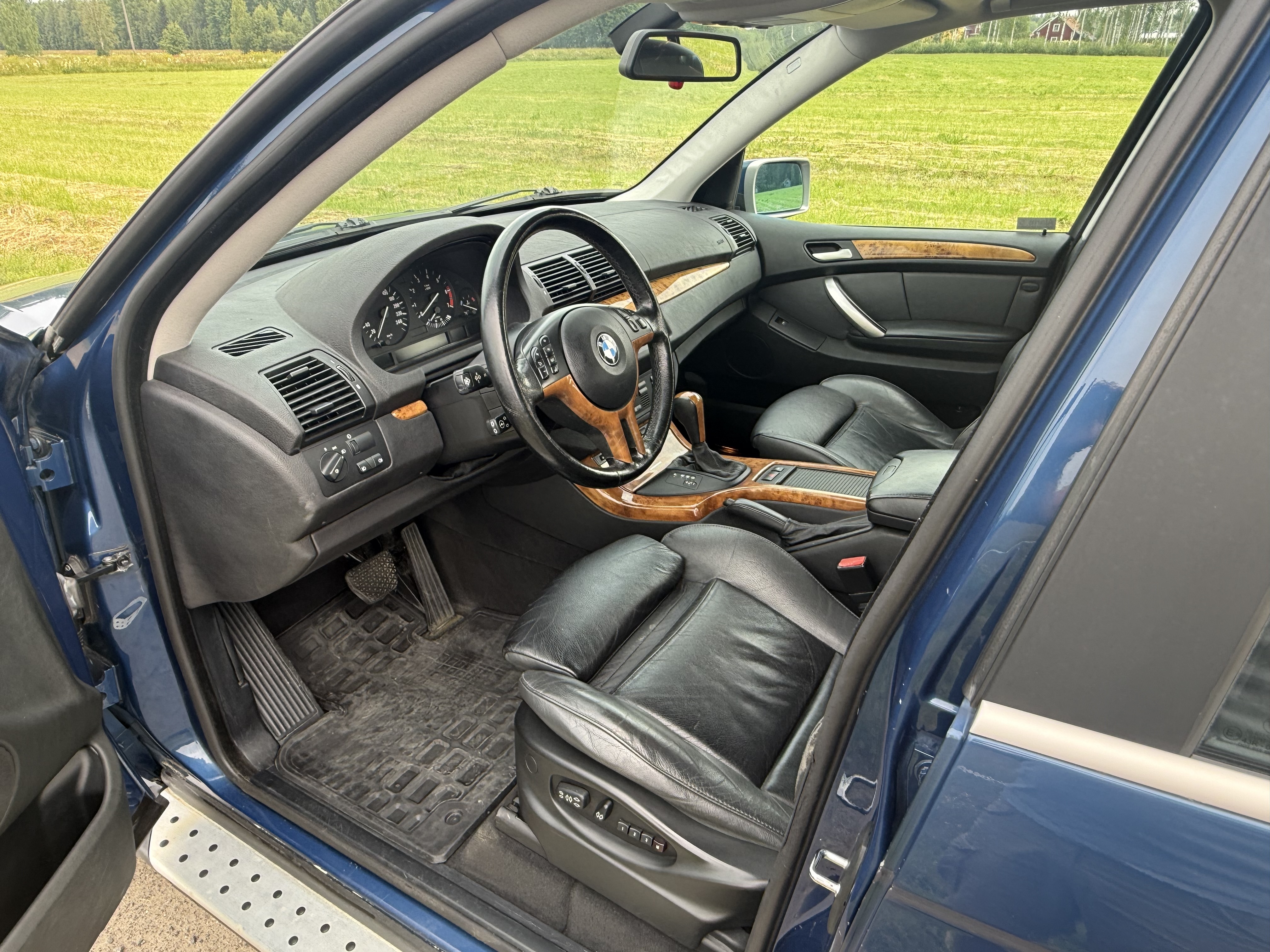Vehicle Image 81
